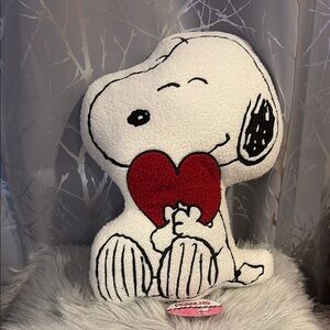 BNWT PEANUTS Snoopy Heart Valentine's Day Plush Pillow